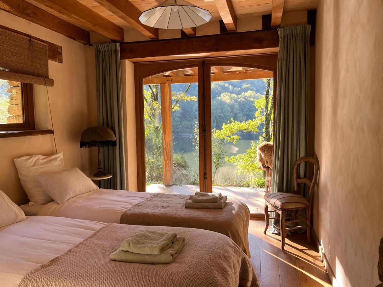 Lake House I // Alauzet Ecolodge + Nature Spa Castelnau-de-Mandailles Eksteriør billede